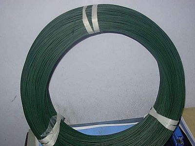 和田包塑絲勾花網的產品特性在于原材料